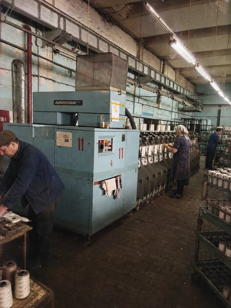 The process of twisting and preparing wool yarn for weaving